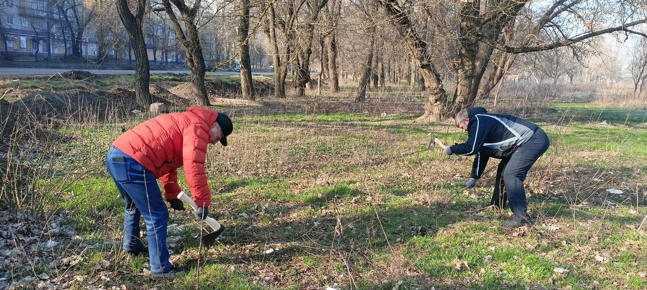 В Токмаке пензенцы приняли участие в общемуниципальном санитарном дне.