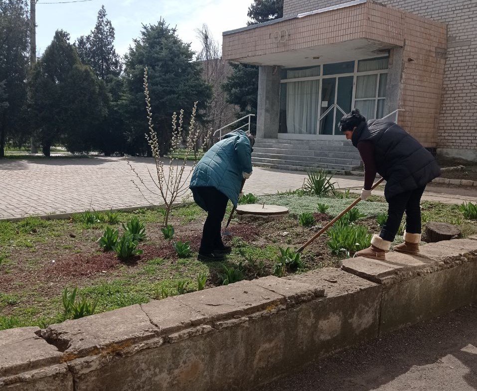 Токмак, Молочанск, сёла - Весенние субботники в самом разгаре.