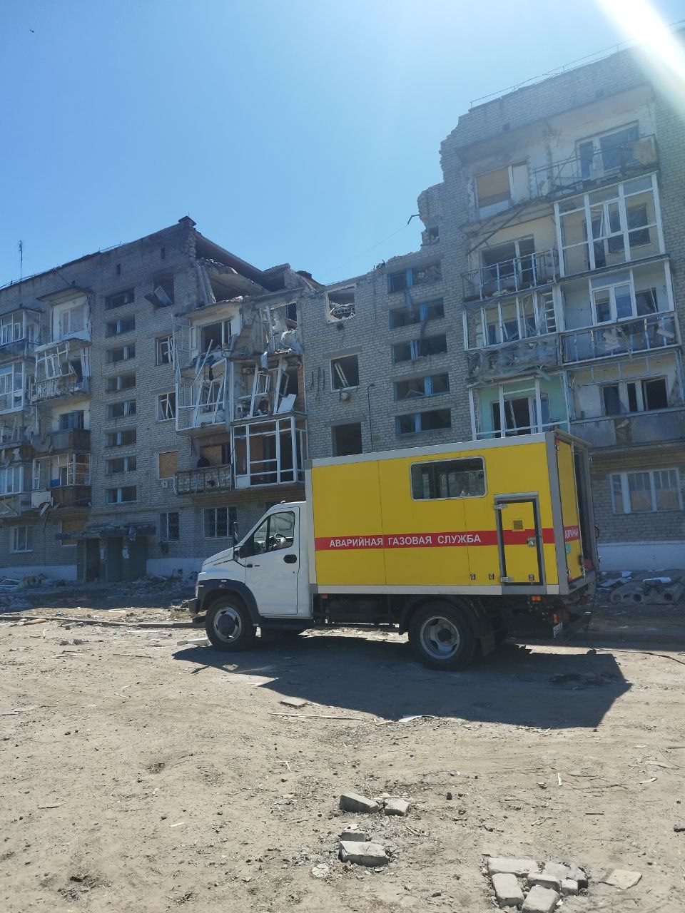 🔴 Сотрудники Токмакского управления газового хозяйства  ГУП  «Мелитопольгаз» выполнили ремонт распределительного газопровода многоквартирного дома по улице Куйбышева..