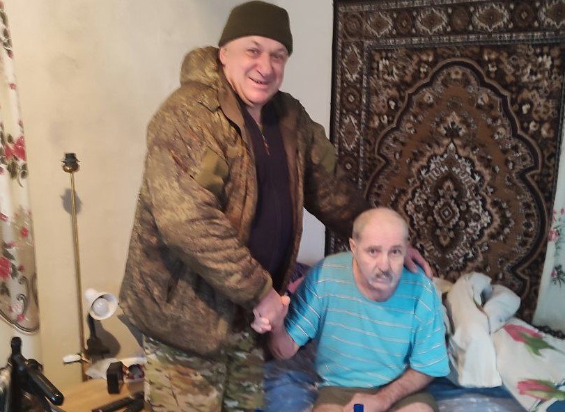 🔴 На Старый Новый год  подарок от волонтеров из Ярославской области получил инвалид Николай Александрович Лоханин из села Фабричное Токмакского муниципального округа..