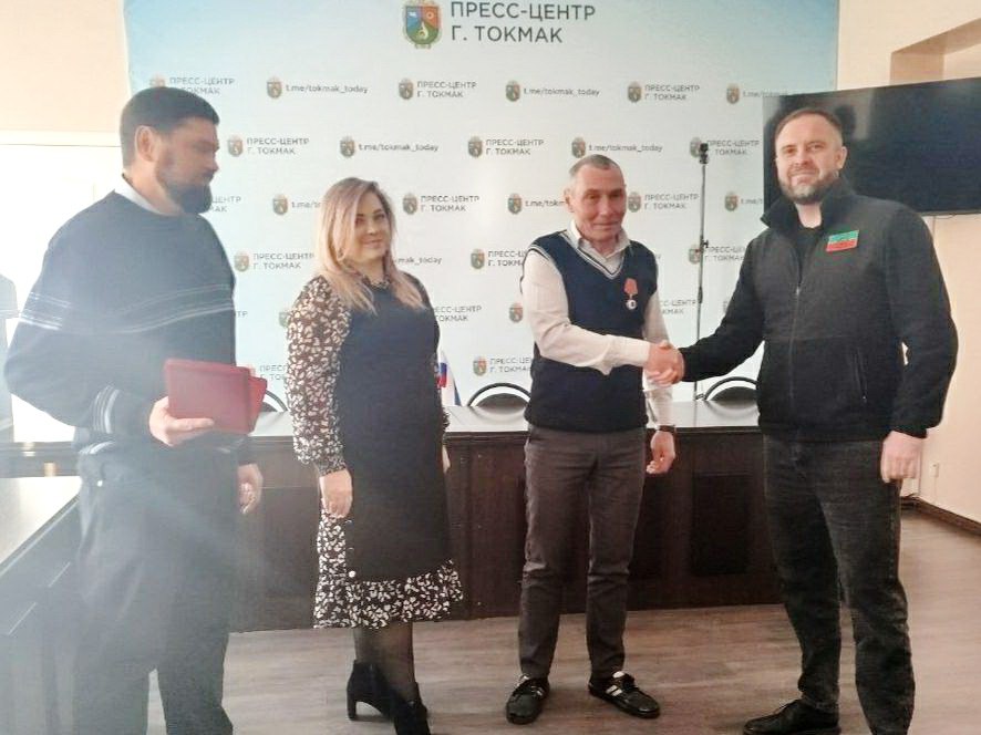 🔴 Сотрудники центра почтовой связи г. Токмак ГУП «Почта Таврия» награждены орденами «За заслуги перед Запорожской областью» 2 степени.