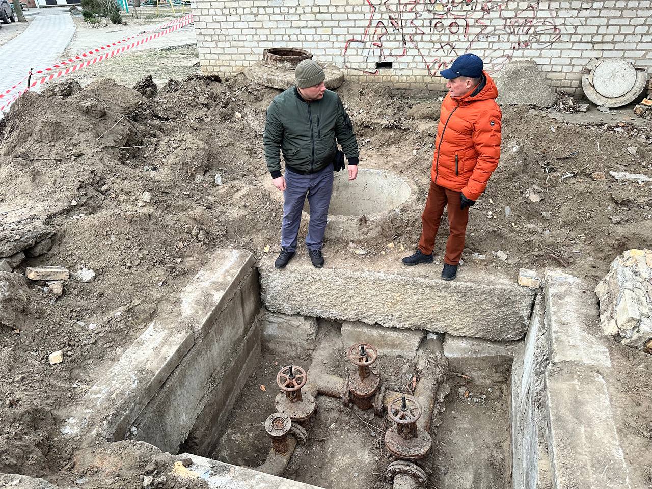 🔴 Начался ремонт участка водопровода микрорайона «Ахрамеевка» в Токмаке.
