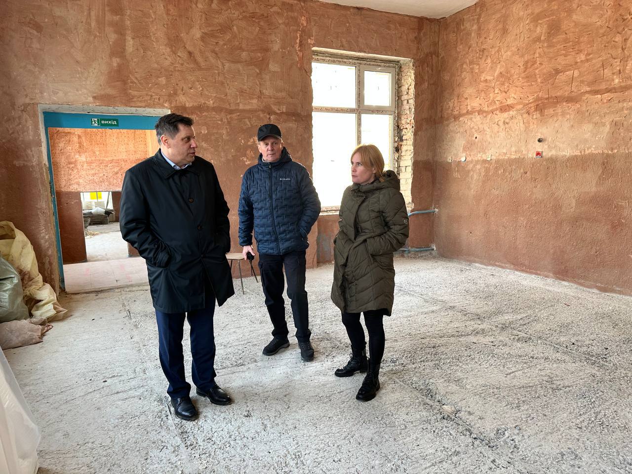 Провел рабочую встречу с исполняющим обязанности Министра строительства, архитектуры и жилищно-коммунального хозяйства Запорожской области Василием Николаевичем Завадичем..
