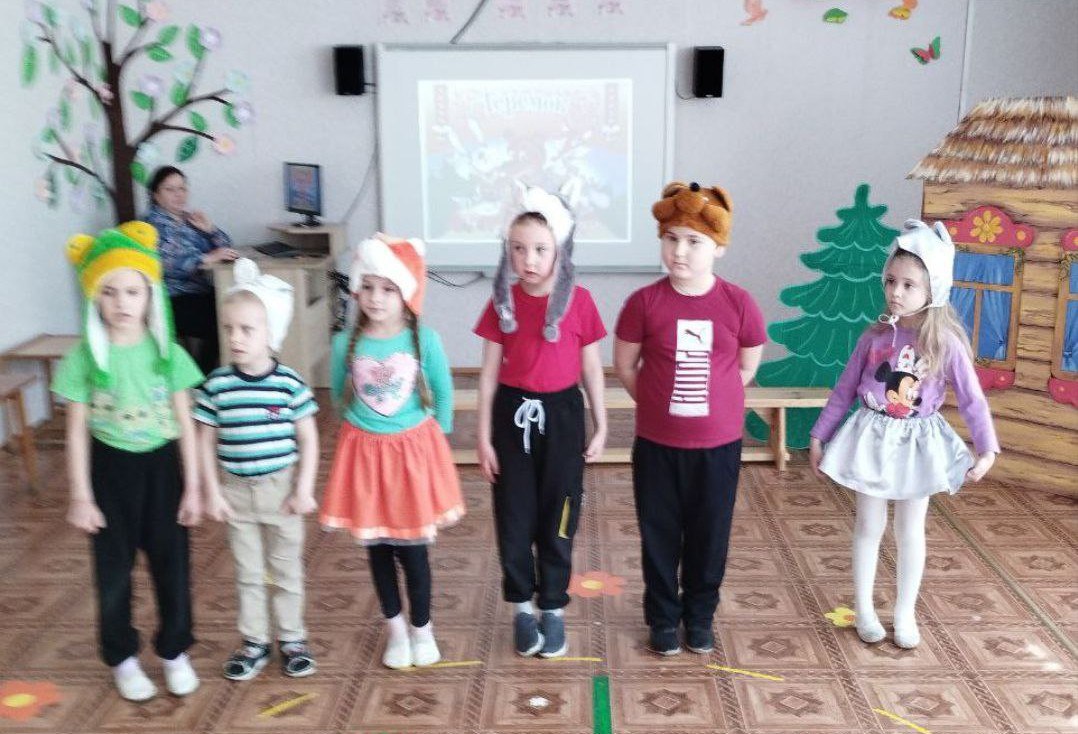 🔴 В  рамках Всемирного дня театра педагоги   дошкольного учреждения «Барвинок» г.Токмак подготовили для воспитанников ряд мероприятий,  посвящённых театру..