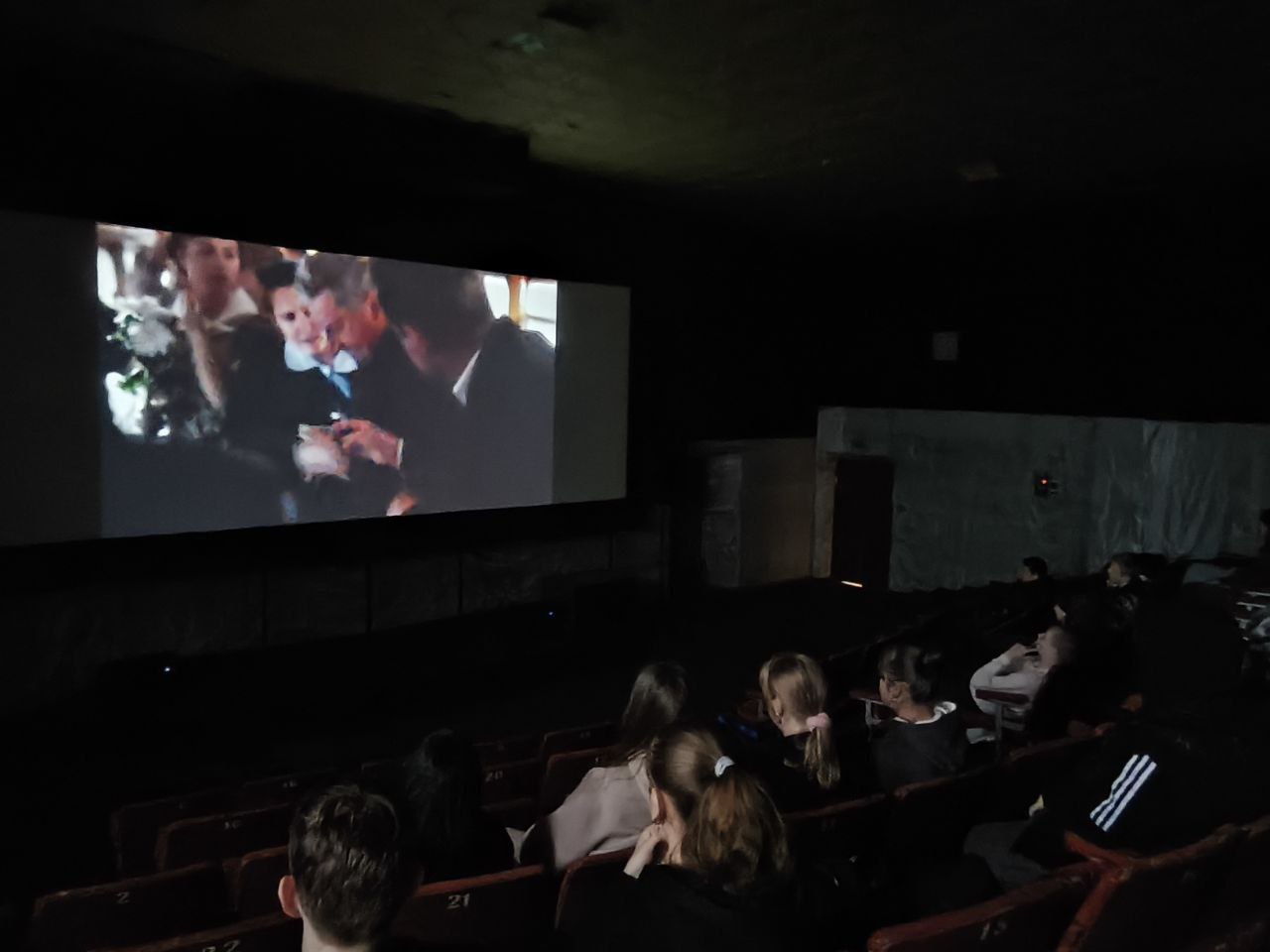 🔴 В городском Доме культуры состоялся специальный кинопоказ фильма «Девятаев»  для школьников, организованный в рамках проекта «Культура для школьников».