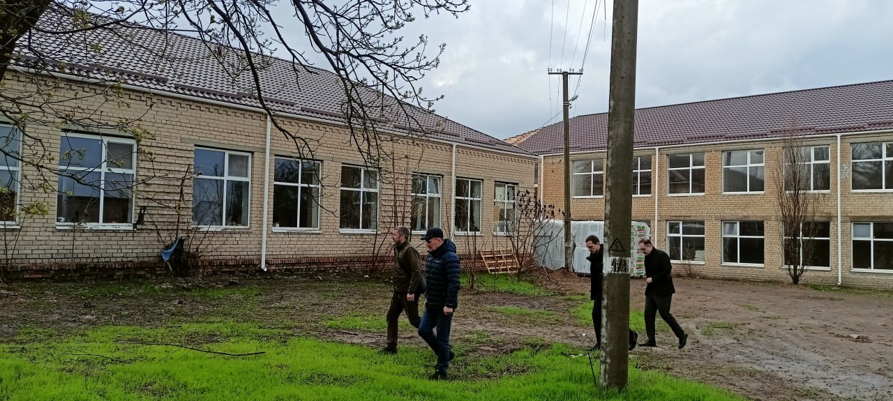 Александр Зинченко и Виктор Кувайцев обсудили перспективы системы образования Токмакского и Пологовского округов.