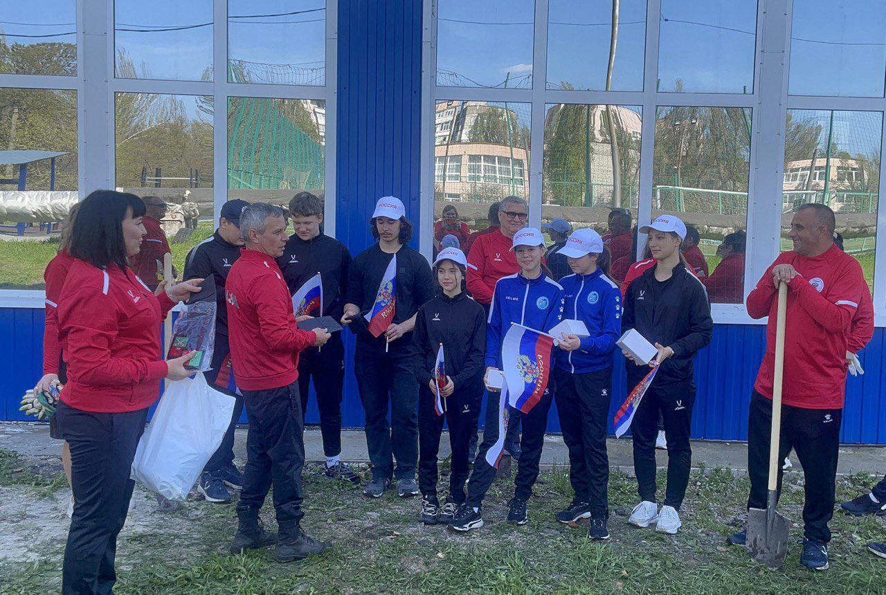 🔴 Спортивная школа г.Токмак приняла участие в мероприятиях по благоустройству объектов спорта от Министерства спорта и туризма Запорожской области «С заботой о спорте».