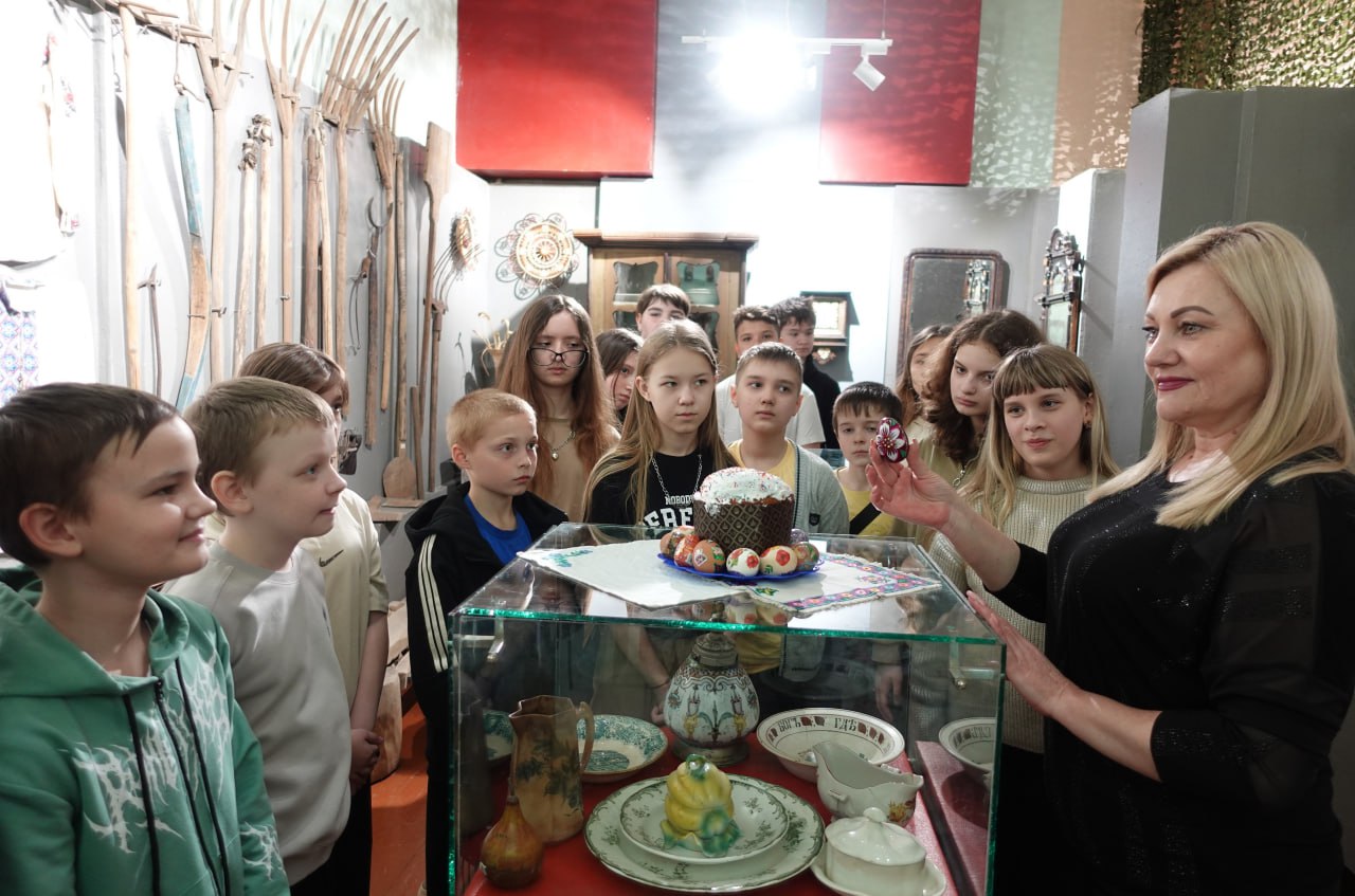 «Как в старину к Пасхе готовились» – в Токмакском краеведческом музее рассказали о пасхальных традициях .