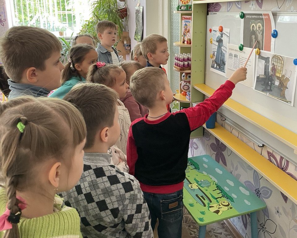 🔴 Ко Дню  славянской письменности и культуры в детсаду «Калинка» провели познавательное мероприятие для детей.
