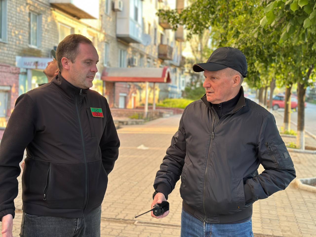Сегодня ночью противник нанес удары по объектам жилого, коммерческого и социального назначения в Токмаке. .