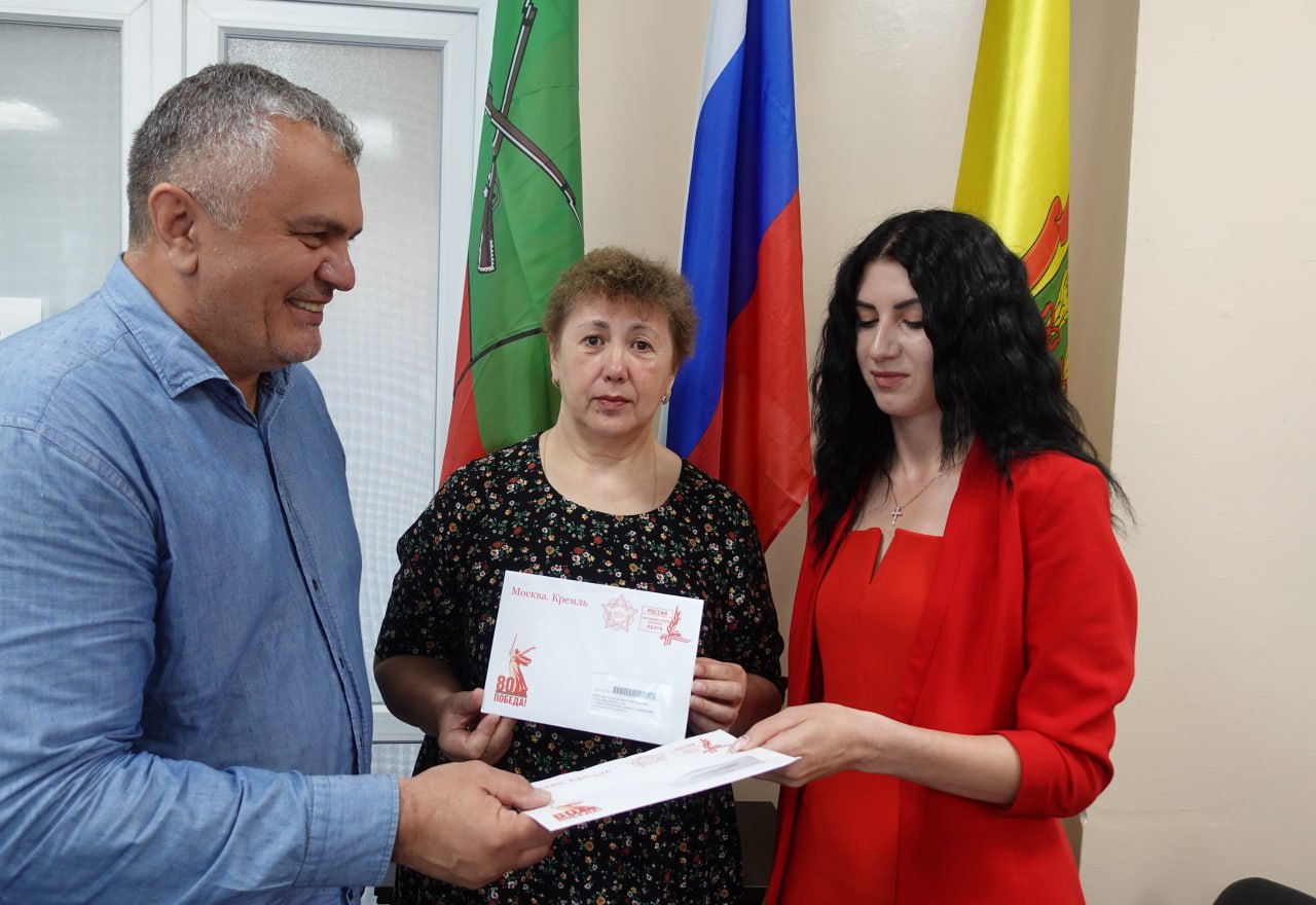 🔴 В Год защитника Отечества и к  юбилею Великой Победы никто из участников войны, проживающих на территории Токмакского муниципального округа , не остается без внимания и подарков.