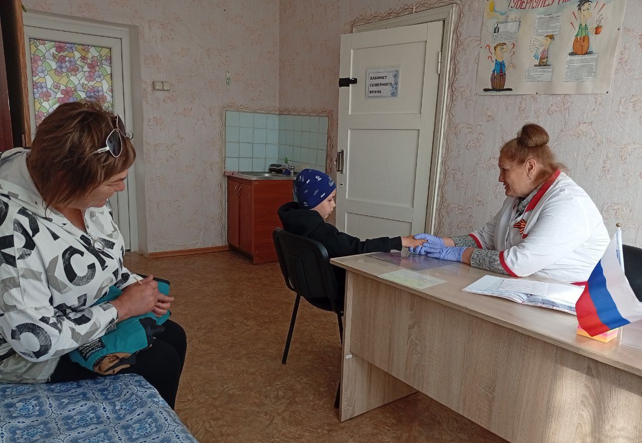 Жители с.Октябрьское  находятся в особенных условиях проживания и считают, что им очень повезло: у них в  селе есть здравпункт. .