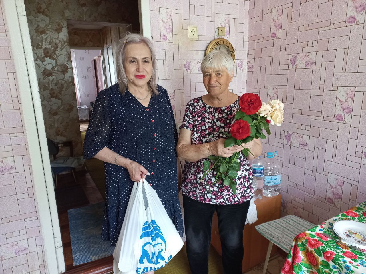 Теплые поздравления, слова благодарности и наилучшие пожелания получила в свой 80-ый день рождения жительница села Новое, ветеран труда   - Екатерина Ивановна Боярских.