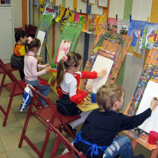 Дорогие наши юные таланты, приглашаем Вас принять участие в проекте &quot;Казаки и культура&quot;. Частью проекта является мероприятие &quot; Чужих детей не бывает. Юные таланты. Художники.&quot; Данное мероприятие направленно на поддержку детей до 18 лет, которые видят Мир.