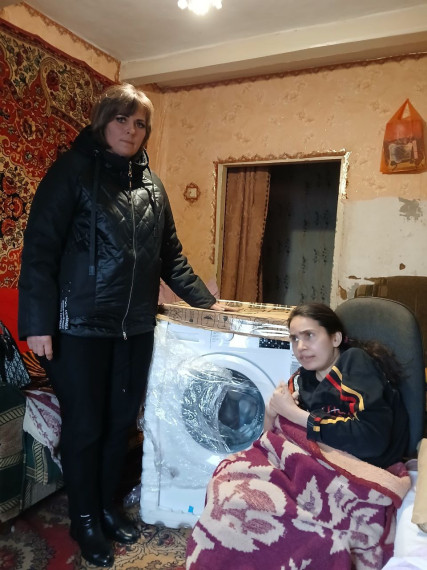 🔴 Заведующая территориальным отделом Кировской группы сёл Людмила Черная постоянно помогает односельчанам, оказавшимся в трудной жизненной ситуации. . 🔴 Заведующая территориальным отделом Кировской группы сёл Людмила Черная постоянно помогает односельчанам, оказавшимся в трудной жизненной ситуации. .