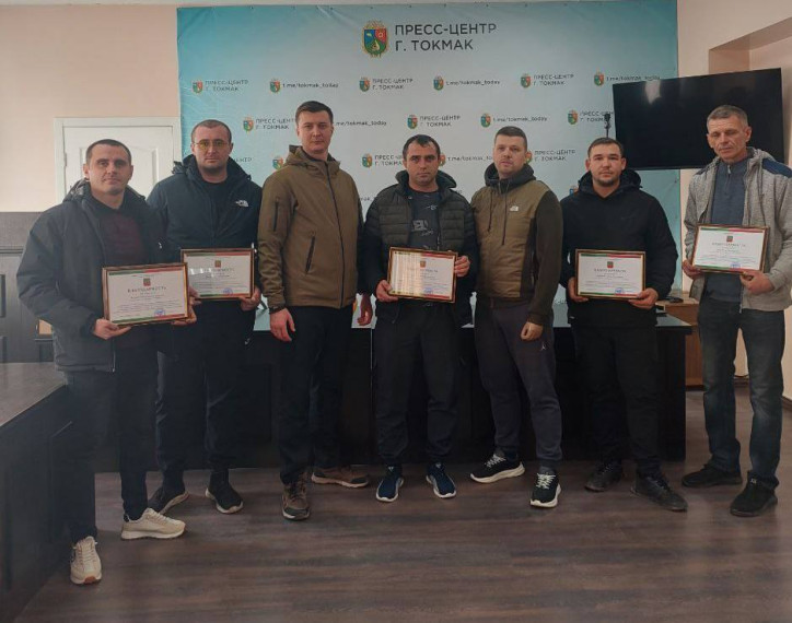 Провели рабочую встречу с Главой Токмакского Муниципального округа Алексеем Алиповым. Провели рабочую встречу с Главой Токмакского Муниципального округа Алексеем Алиповым.