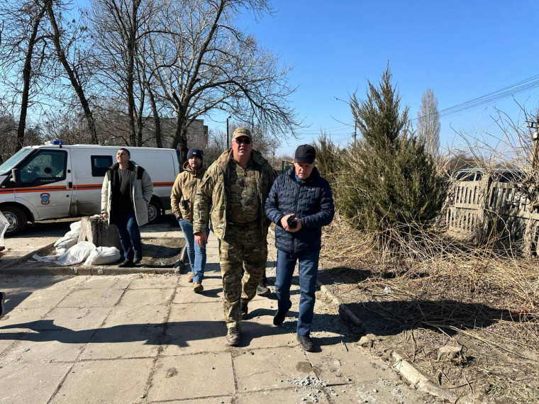 В ходе рабочей поездки в Запорожскую область Заместитель Министра строительства и жилищно-коммунального хозяйства РФ Валерий Владимирович Леонов посетил восстанавливаемые Пензенской областью объекты в подшефных территориях. . В ходе рабочей поездки в Запорожскую область Заместитель Министра строительства и жилищно-коммунального хозяйства РФ Валерий Владимирович Леонов посетил восстанавливаемые Пензенской областью объекты в подшефных территориях. .