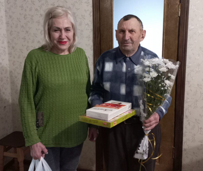 🔴 Поздравление юбиляров есть доброй традицией в Токмакском муниципальном округе. . 🔴 Поздравление юбиляров есть доброй традицией в Токмакском муниципальном округе. .