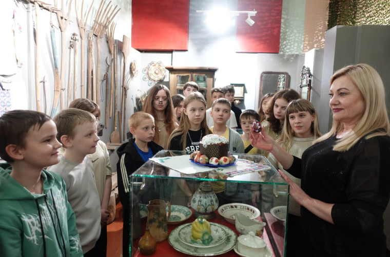«Как в старину к Пасхе готовились» – в Токмакском краеведческом музее рассказали о пасхальных традициях . «Как в старину к Пасхе готовились» – в Токмакском краеведческом музее рассказали о пасхальных традициях .