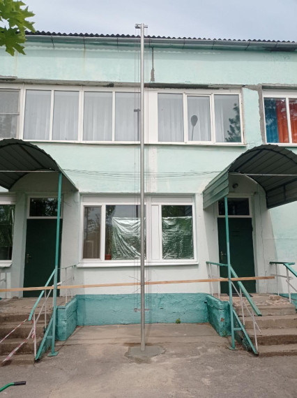 🔴 Бригада из Ингушетии установила флагшток в детском саду «Тополёк» в Молочанске. 🔴 Бригада из Ингушетии установила флагшток в детском саду «Тополёк» в Молочанске.