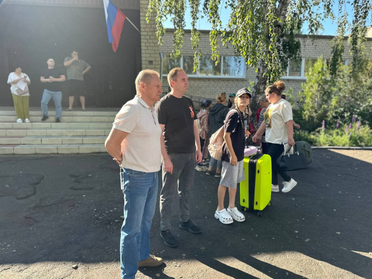 🔴 Пензенская область в День защиты детей на море отправила 120 ребят из Токмакского и Пологовского округов. 🔴 Пензенская область в День защиты детей на море отправила 120 ребят из Токмакского и Пологовского округов.