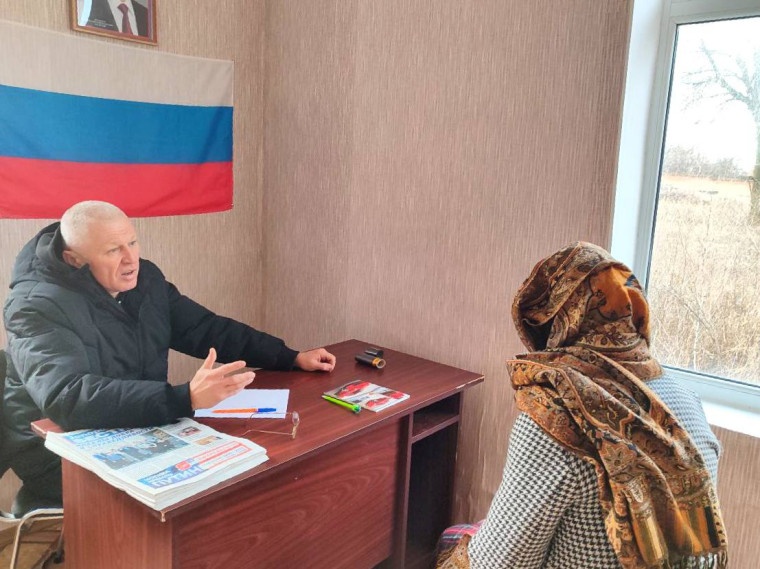 Депутаты Токмакского окружного совета провели в Молочанске личный прием граждан. Депутаты Токмакского окружного совета провели в Молочанске личный прием граждан.