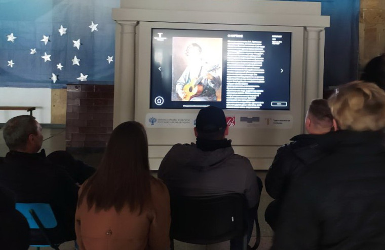 Токмачане любуются шедеврами мирового искусства.. Токмачане любуются шедеврами мирового искусства..