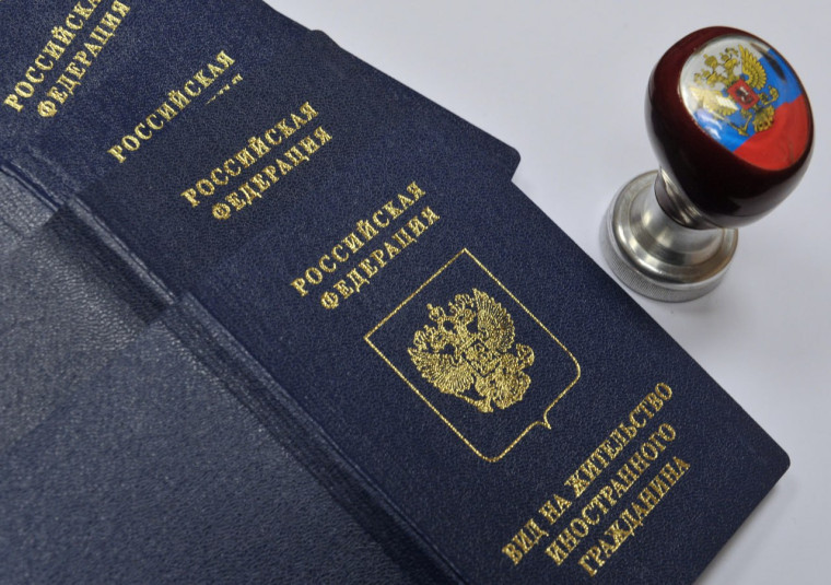 Получить разрешение на временное проживание или вид на жительство будут обязаны жители Запорожской области, решившие не вступать в гражданство РФ.. Получить разрешение на временное проживание или вид на жительство будут обязаны жители Запорожской области, решившие не вступать в гражданство РФ..