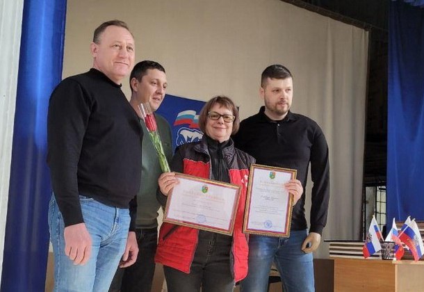 Представители Пензенской области поздравили жительниц Токмакского района с 8 марта. Представители Пензенской области поздравили жительниц Токмакского района с 8 марта.