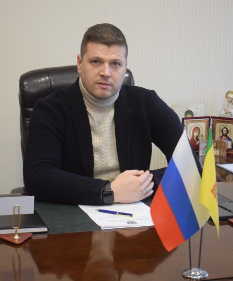 Сегодня отмечает свой день рождения глава Токмакского муниципального округа, секретарь местного отделения ПП «Единая Россия» Алексей Егорович Алипов.. Сегодня отмечает свой день рождения глава Токмакского муниципального округа, секретарь местного отделения ПП «Единая Россия» Алексей Егорович Алипов..