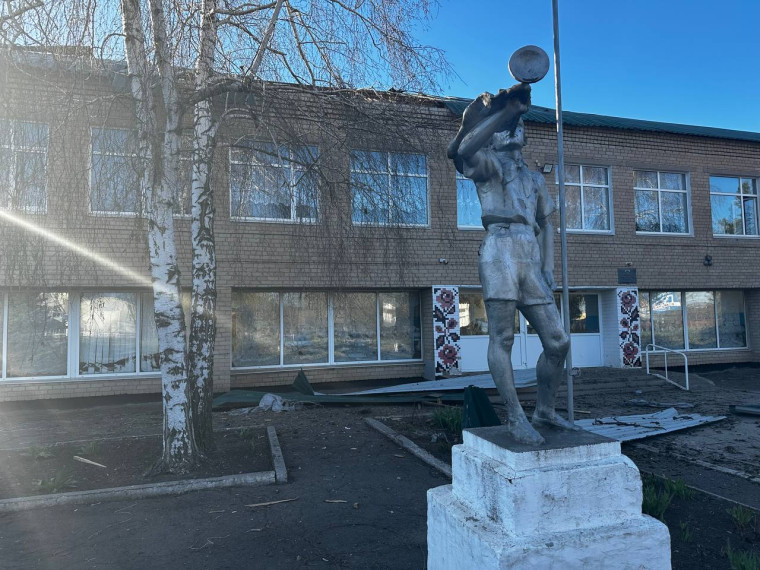 Боевики ВСУ обстреляли село Коханое Токмакского муниципального округа. Боевики ВСУ обстреляли село Коханое Токмакского муниципального округа.