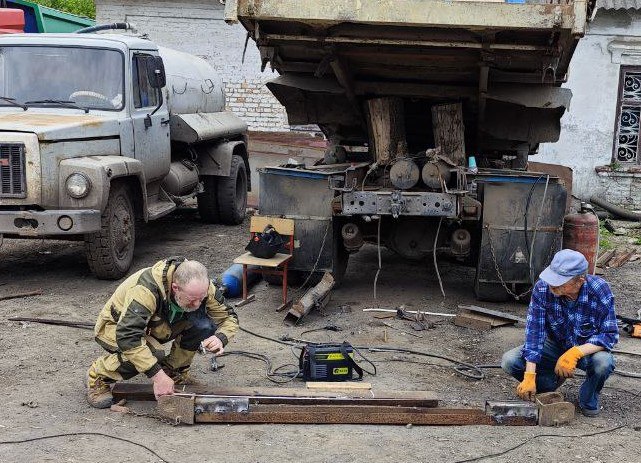 Бригада из Ингушетии восстановила технику МУП «Венеция», обеспечив продолжение «Месячника чистоты».. Бригада из Ингушетии восстановила технику МУП «Венеция», обеспечив продолжение «Месячника чистоты»..