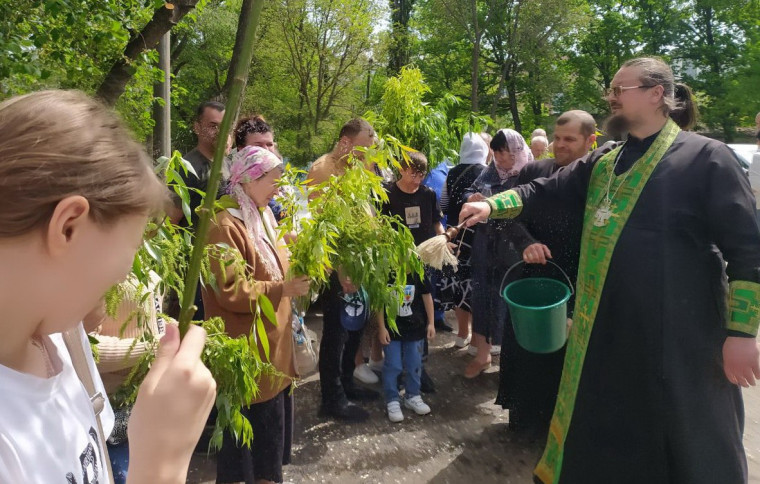 Сегодня, 28 апреля верующие отмечают Вербное воскресенье, или Вход Господень в Иерусалим - один из двунадесятых праздников, наиболее почитаемых в православной церкви.. Сегодня, 28 апреля верующие отмечают Вербное воскресенье, или Вход Господень в Иерусалим - один из двунадесятых праздников, наиболее почитаемых в православной церкви..