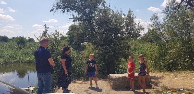 π΄ ΠΠ΄ΠΌΠΈΠ½ΠΈΡΡΡΠ°ΡΠΈΠ΅ΠΉ Π’ΠΎΠΊΠΌΠ°ΠΊΡΠΊΠΎΠ³ΠΎ ΠΌΡΠ½ΠΈΡΠΈΠΏΠ°Π»ΡΠ½ΠΎΠ³ΠΎ ΠΎΠΊΡΡΠ³Π° ΡΠΎΠ²ΠΌΠ΅ΡΡΠ½ΠΎ Ρ ΡΠΎΡΡΡΠ΄Π½ΠΈΠΊΠ°ΠΌΠΈ ΠΏΠΎΠ»ΠΈΡΠΈΠΈ ΠΏΡΠΎΠ²ΠΎΠ΄ΡΡΡΡ ΡΠ΅ΠΉΠ΄Ρ ΠΏΠΎ Π½Π΅Π΄ΠΎΠΏΡΡΠ΅Π½ΠΈΡ ΠΊΡΠΏΠ°Π½ΠΈΡ Π²Π·ΡΠΎΡΠ»ΡΡ
ΠΈ Π΄Π΅ΡΠ΅ΠΉ Π² Π·Π°ΠΏΡΠ΅ΡΡΠ½Π½ΡΡ
ΠΌΠ΅ΡΡΠ°Ρ
.. π΄ ΠΠ΄ΠΌΠΈΠ½ΠΈΡΡΡΠ°ΡΠΈΠ΅ΠΉ Π’ΠΎΠΊΠΌΠ°ΠΊΡΠΊΠΎΠ³ΠΎ ΠΌΡΠ½ΠΈΡΠΈΠΏΠ°Π»ΡΠ½ΠΎΠ³ΠΎ ΠΎΠΊΡΡΠ³Π° ΡΠΎΠ²ΠΌΠ΅ΡΡΠ½ΠΎ Ρ ΡΠΎΡΡΡΠ΄Π½ΠΈΠΊΠ°ΠΌΠΈ ΠΏΠΎΠ»ΠΈΡΠΈΠΈ ΠΏΡΠΎΠ²ΠΎΠ΄ΡΡΡΡ ΡΠ΅ΠΉΠ΄Ρ ΠΏΠΎ Π½Π΅Π΄ΠΎΠΏΡΡΠ΅Π½ΠΈΡ ΠΊΡΠΏΠ°Π½ΠΈΡ Π²Π·ΡΠΎΡΠ»ΡΡ
ΠΈ Π΄Π΅ΡΠ΅ΠΉ Π² Π·Π°ΠΏΡΠ΅ΡΡΠ½Π½ΡΡ
ΠΌΠ΅ΡΡΠ°Ρ
..