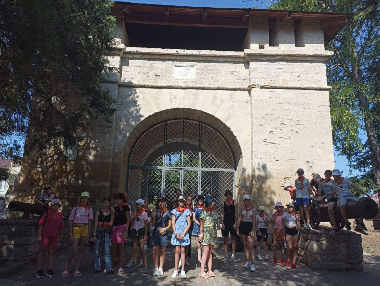 π΄ Π¨ΠΊΠΎΠ»ΡΠ½ΠΈΠΊΠΈ ΠΈΠ· Π’ΠΎΠΊΠΌΠ°ΠΊΡΠΊΠΎΠ³ΠΎ ΠΈ ΠΠΎΠ»ΠΎΠ³ΠΎΠ²ΡΠΊΠΎΠ³ΠΎ ΠΎΠΊΡΡΠ³ΠΎΠ² ΠΏΠΎΠ±ΡΠ²Π°Π»ΠΈ Π½Π° ΠΎΠ±Π·ΠΎΡΠ½ΠΎΠΉ ΡΠΊΡΠΊΡΡΡΠΈΠΈ ΠΏΠΎ ΠΠ½Π°ΠΏΠ΅. π΄ Π¨ΠΊΠΎΠ»ΡΠ½ΠΈΠΊΠΈ ΠΈΠ· Π’ΠΎΠΊΠΌΠ°ΠΊΡΠΊΠΎΠ³ΠΎ ΠΈ ΠΠΎΠ»ΠΎΠ³ΠΎΠ²ΡΠΊΠΎΠ³ΠΎ ΠΎΠΊΡΡΠ³ΠΎΠ² ΠΏΠΎΠ±ΡΠ²Π°Π»ΠΈ Π½Π° ΠΎΠ±Π·ΠΎΡΠ½ΠΎΠΉ ΡΠΊΡΠΊΡΡΡΠΈΠΈ ΠΏΠΎ ΠΠ½Π°ΠΏΠ΅.